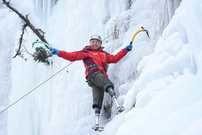 Thất bại khi chinh phục đỉnh Everest lúc còn trẻ nhưng ông lão người Trung Quốc không chịu bỏ cuộc suốt 43 năm qua.