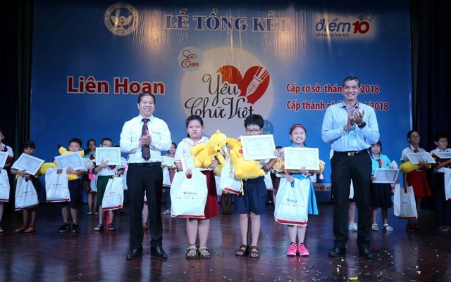 25 em học sinh của mỗi bảng được trao giải tại Chung kết.