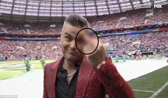 Truyền hình Mỹ lên tiếng xin lỗi vì hành động “ngón tay thối” của Robbie Williams