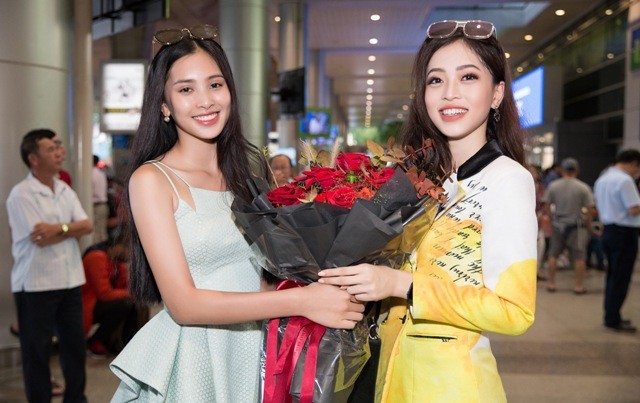 Hoa hậu Tiểu Vy mặt mộc ra sân bay đón Á hậu Phương Nga trở về