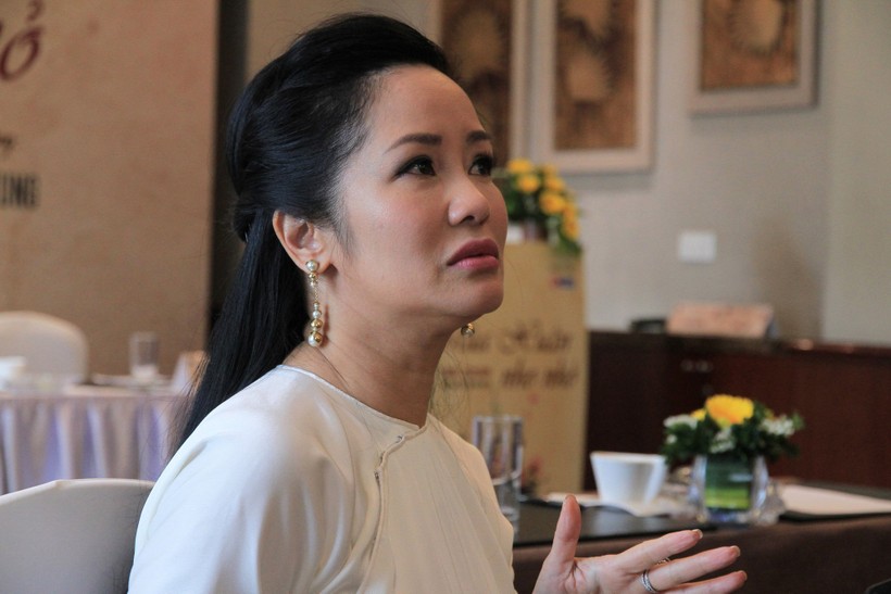 Diva Hồng Nhung bật khóc thừa nhận sau ly hôn hường xuyên gặp ác mộng