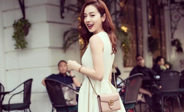 Người đẹp Việt "sủng ái" túi đeo chéo nhỏ xinh