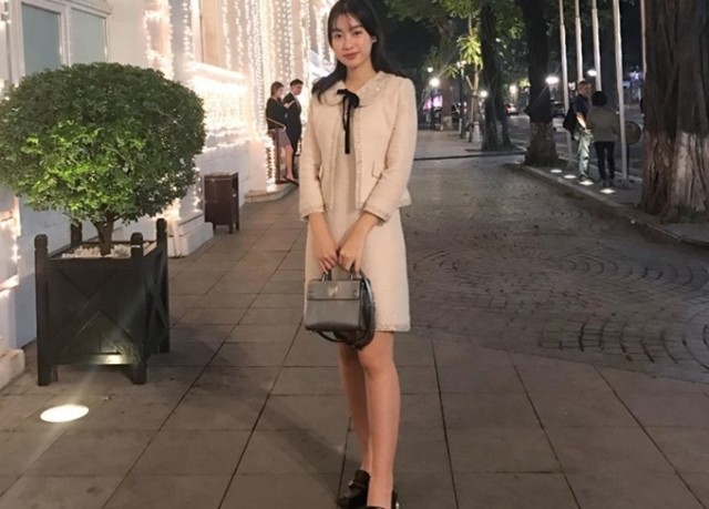 Trang điểm nhẹ chụp ảnh cùng fan, Hoa hậu Đỗ Mỹ Linh bị chê bai về nhan sắc đời thường