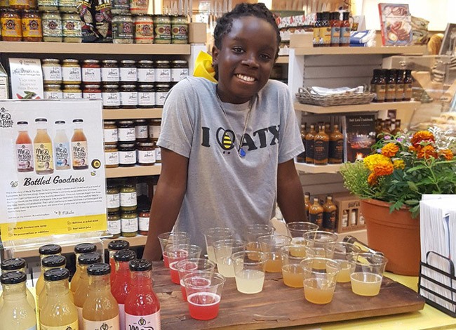 Cô bé 13 tuổi kiếm hàng triệu USD nhờ nước chanh mật ong
