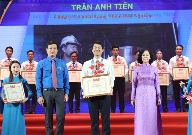 Trần Anh Tiến được vinh danh là "Người thợ trẻ giỏi toàn quốc" năm 2018.