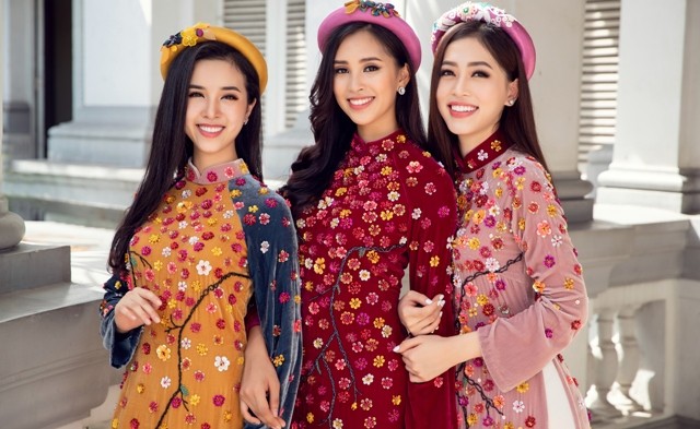 “Ngất lịm” nụ cười ngọt ngào của Top 3 Hoa hậu Việt Nam