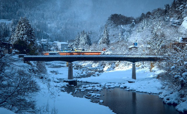 Đến Nhật Bản mùa đông, không thể không check-in ngôi làng tuyết đẹp như cổ tích