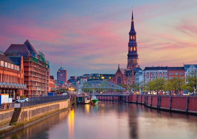 Tận mục sở thị tòa lâu đài nổi tiếng số 1 thế giới ở Hamburg