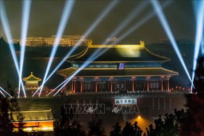 Ánh sáng lung linh tại Tử Cấm Thành, Bắc Kinh, Trung Quốc, ngày 19/2/2019. Ảnh: THX/TTXVN.