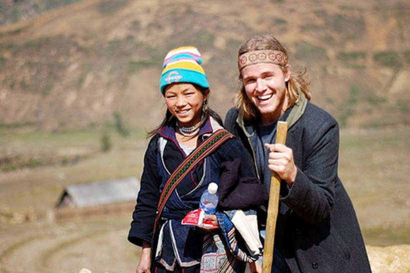 Cô bé H"Mông nói tiếng Anh như gió: "Ngoại ngữ giúp mình đổi đời"
