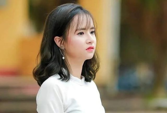 Cô giáo thực tập xinh đẹp bị nhầm là học sinh ở Thái Nguyên