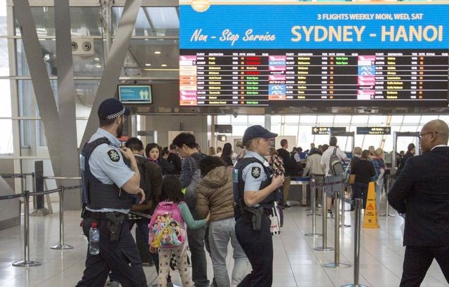 An ninh sân bay Australia kiểm tra đối với hành khách xuất-nhập cảnh (ảnh: Sydney Airport )