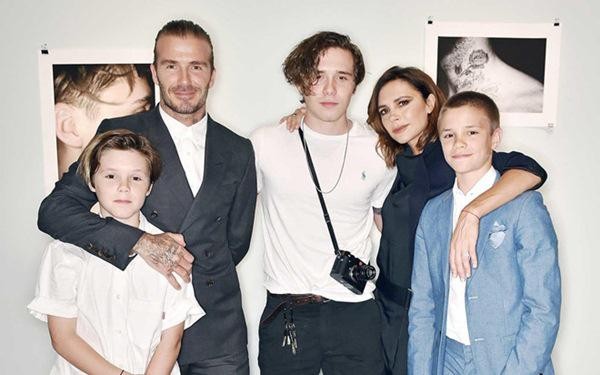 Victoria lần đầu tiết lộ “sự khổ sở” của bọn trẻ khi làm con trai Beckham