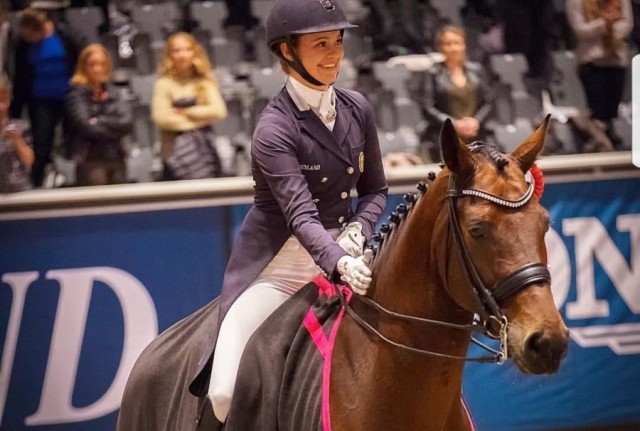 Cuộc sống “khác lạ” của nữ tỷ phú trẻ nhất thế giới: Instagram chỉ toàn ảnh ngựa