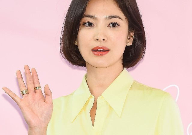 Song Hye Kyo để lộ khuyết điểm ngay tại sự kiện