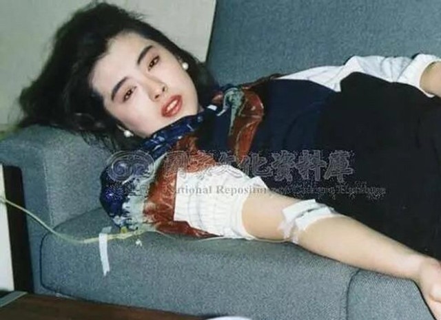 "Tiên nữ màn ảnh Hong Kong" được khen xinh đẹp ngay cả khi đau ốm