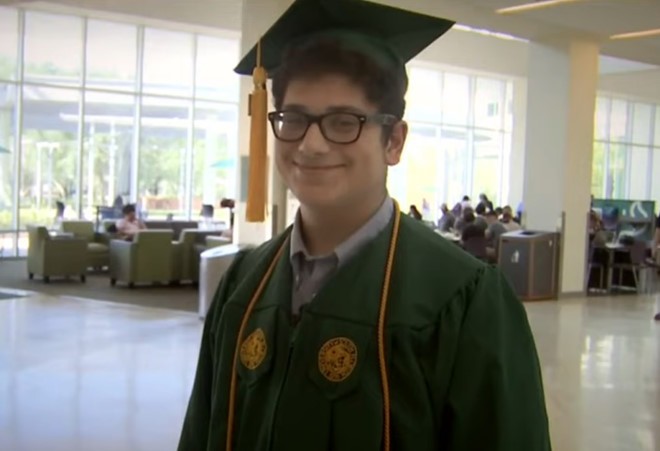 Chàng trai 16 tuổi tạo nên lịch sử trong một trường đại học ở Mỹ