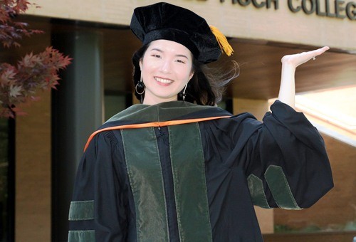 Cô gái Quy Nhơn tốt nghiệp thủ khoa ở đại học Mỹ