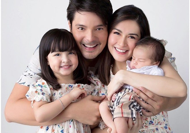 Mỹ nhân đẹp nhất Philippines khoe ảnh khiến fan thốt lên: Đúng là gia đình cực phẩm!