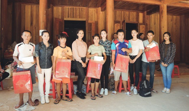 Top 3 Miss World Việt Nam cùng Người đẹp nhân ái và Ban tổ chức Miss World Việt Nam đã có mặt tại Thanh Hóa.