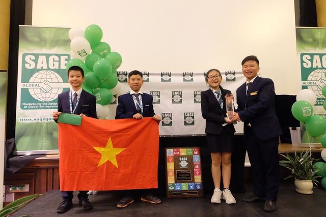 Đội Rainbow Straws của đoàn Việt Nam đã xuất sắc giành giải vô địch cuộc thi “Students for the Advancement of Global Entrepreneurship” - Cuộc thi khởi nghiệp trẻ quốc tế hay còn được biết đến với tên Sage World Cup, tổ chức tại Mỹ vừa đây.