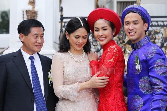 Tăng Thanh Hà đã 7 năm làm vợ Louis Nguyễn, làm con dâu của diễn viên Thủy Tiên. 