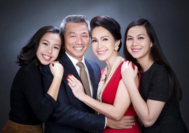 Hai con gái của “nữ hoàng ảnh lịch” Diễm My 6x và doanh nhân Hà Tôn Đức.
