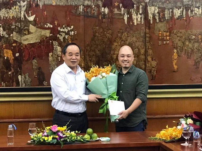 NSND Triệu Trung Kiên nhận quyết định bổ nhiệm quyền Giám đốc Nhà hát Cải lương Việt Nam.

