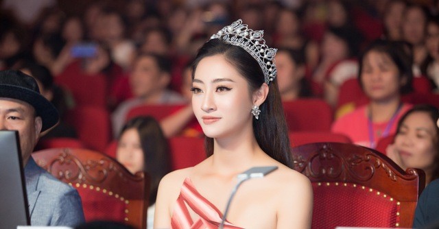 Hoa hậu Lương Thùy Linh trở thành giám khảo cuộc thi “Người đẹp Du lịch non nước Cao Bằng 2019”.