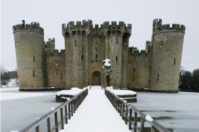 Lâu đài Bodium ở Sussex.