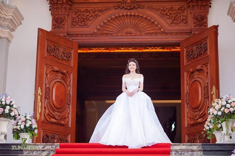 Nhan sắc của cô dâu Thu Hương trong ngày cưới.