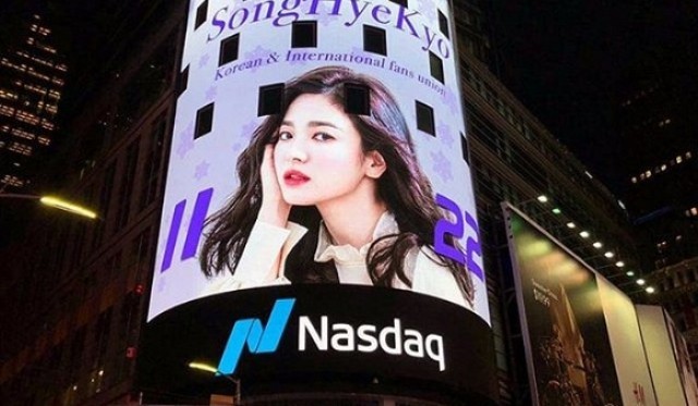 Hình ảnh Song Hye Kyo xuất hiện ở Quảng trường Thời đại.