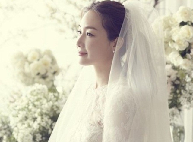 Choi Ji Woo mang thai con đầu lòng sau hơn 1 năm kết hôn.