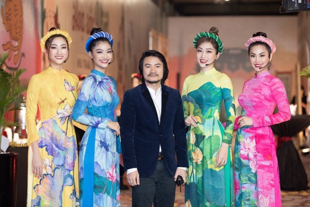 Dàn Hoa hậu, Á hậu hoá mỹ nhân trong tranh đẹp ngỡ ngàng