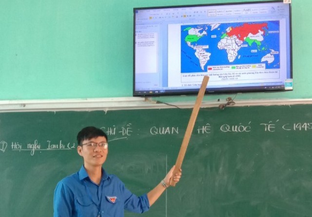 Thầy giáo Phan Khánh Hội dạy Lịch sử qua Atlat.