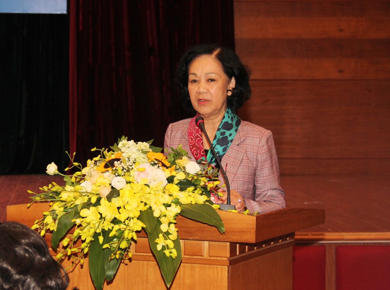 Đồng chí Trương Thị Mai phát biểu tại Hội thảo.