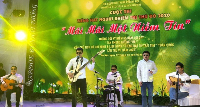 Hội người mù quận Thanh Xuân đã giành giải Nhất Hội thi với ca khúc "Hà Nội trà đá vỉa hè".