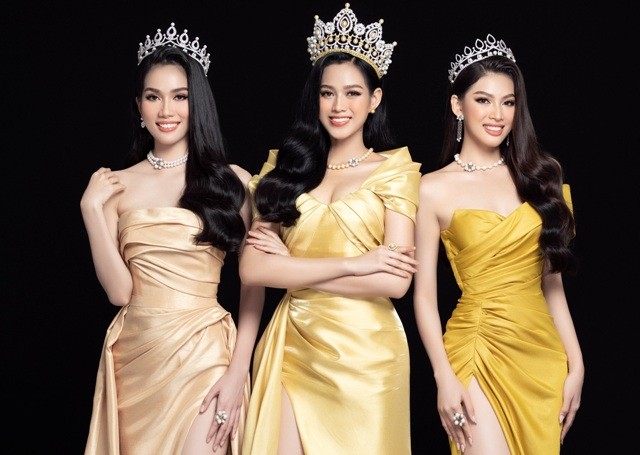 Top 3 Hoa hậu Việt Nam sau một tháng đăng quang.