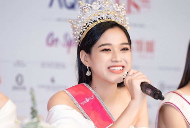 Đỗ Hà được dự đoán lọt Top 10 Miss World 2021.