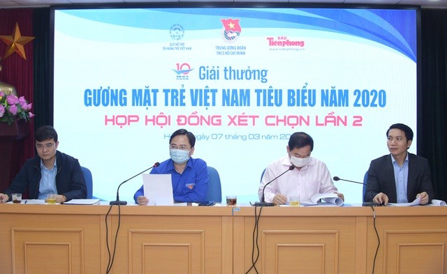 Hội đồng xét chọn giải thưởng "Gương mặt trẻ Việt Nam tiêu biểu" họp lần 2.