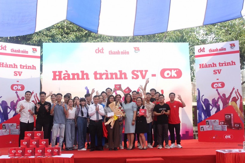 Hành trình SV - OK giúp ích cho thanh niên Việt về chăm sóc sức khỏe sinh sản.