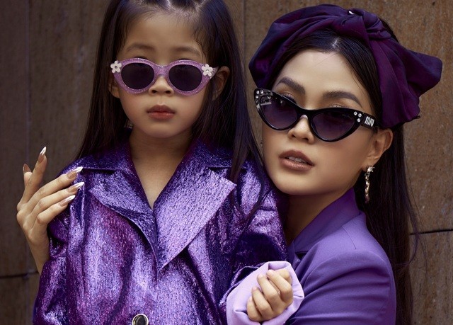 Á hậu Diễm Trang thực hiện bộ ảnh phong cách streetstyle đầy mới lạ cùng con gái.