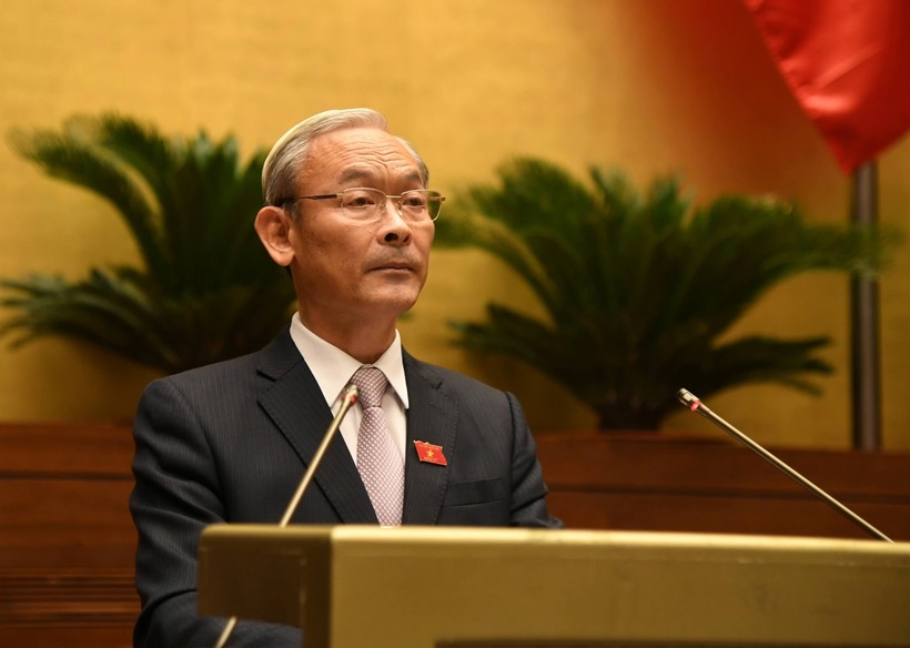Chủ nhiệm Ủy ban Tài chính, Ngân sách Nguyễn Phú Cường trình bày Báo cáo thẩm tra quyết toán ngân sách nhà nước (NSNN) năm 2019. Ảnh: Quang Khánh.