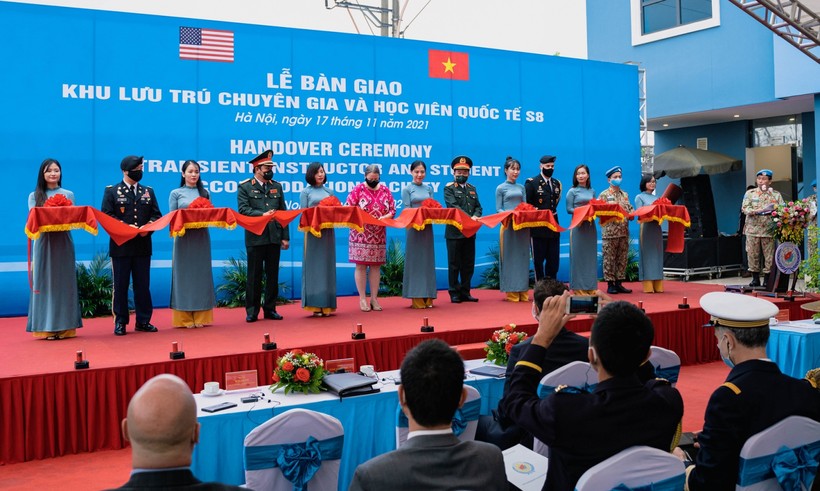 Hoa Kỳ bàn giao cơ sở lưu trú cho Cục Gìn giữ Hòa bình Việt Nam.