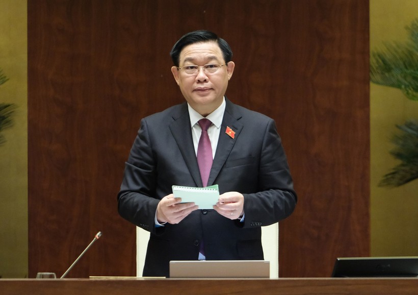 Chủ tịch Quốc hội Vương Đình Huệ phát biểu kết thúc nội dung chất vấn đối với Thống đốc Ngân hàng Nhà nước. Ảnh: Quang Khánh.