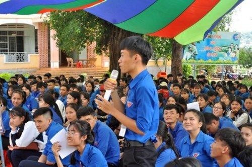 Tỉnh Đoàn Thanh Hoá tổ chức tư vấn, cung cấp thông tin về hướng nghiệp cho thanh niên trong việc lựa chọn ngành nghề đào tạo.