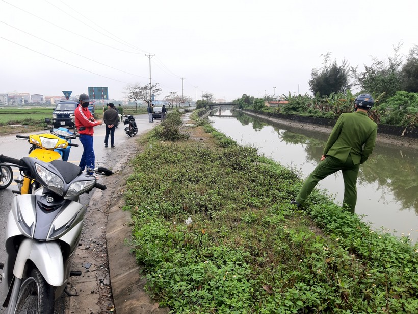 Nam Định: Phát hiện một thi thể trôi trên sông