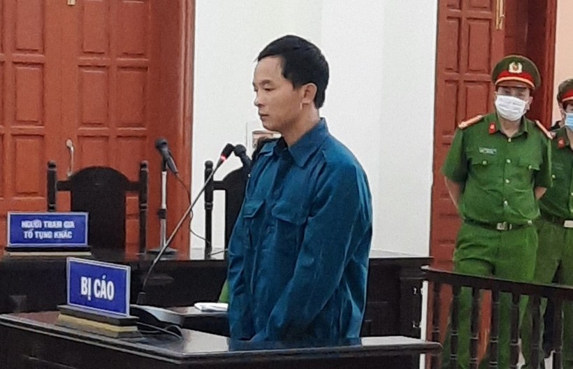 Bị cáo Phạm Văn Hưng tại phiên toà xét xử - ảnh Báo Ninh Bình.