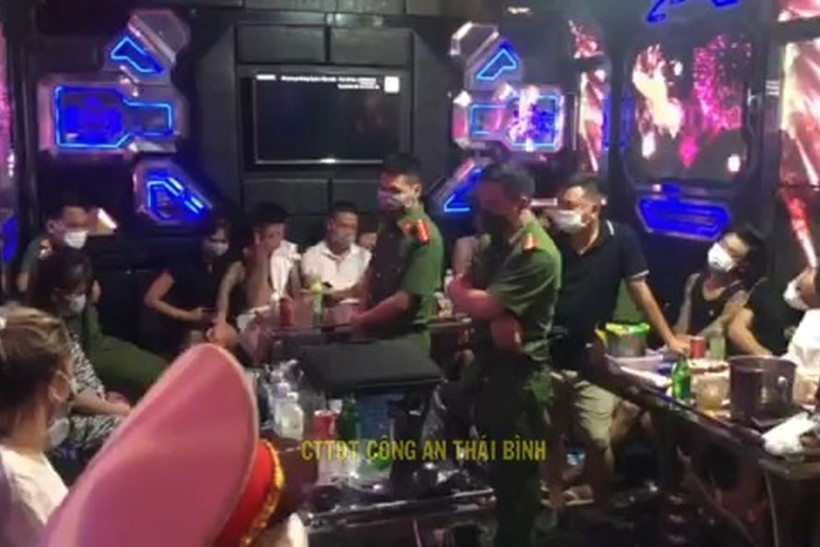 Thái Bình: Gần 30 thanh niên bay lắc tại quán karaoke giữa mùa dịch