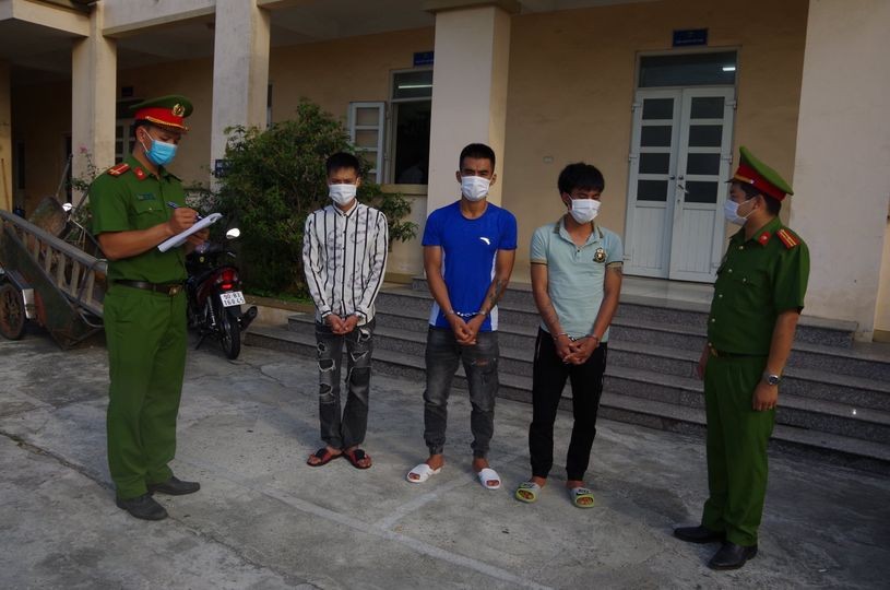 Hà Nam: Bắt 3 kẻ vừa ra tù đã gây ra 5 vụ cướp giật tài sản